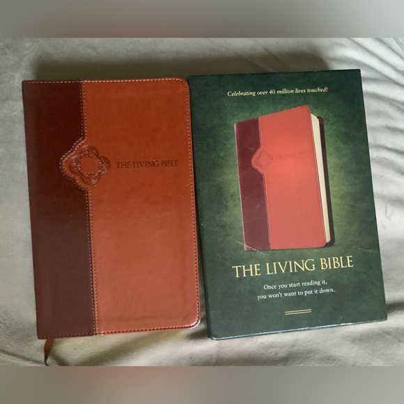 NOS, THE LIVING BIBLE. GIFT QUALITY. - Picture 1 of 9
